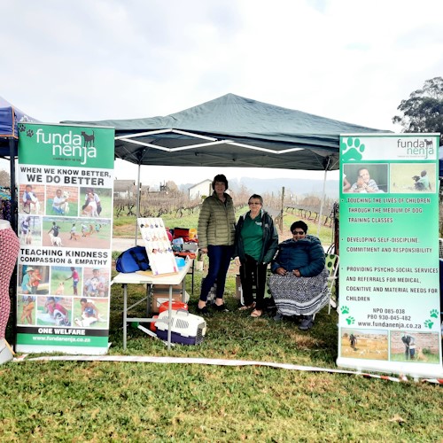 funda nenja at 1000 paws walk 2024